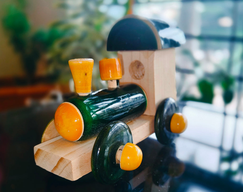 Gombi Engine Train, close-up detail