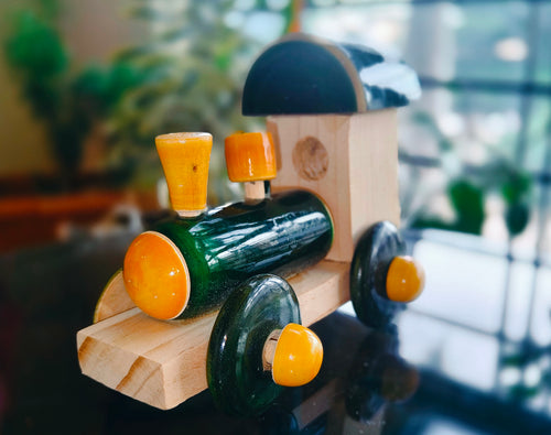 Gombi Engine Train, close-up detail